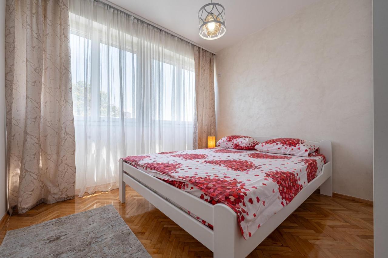 Clock Tower Lux Apartment Podgorica Exterior photo