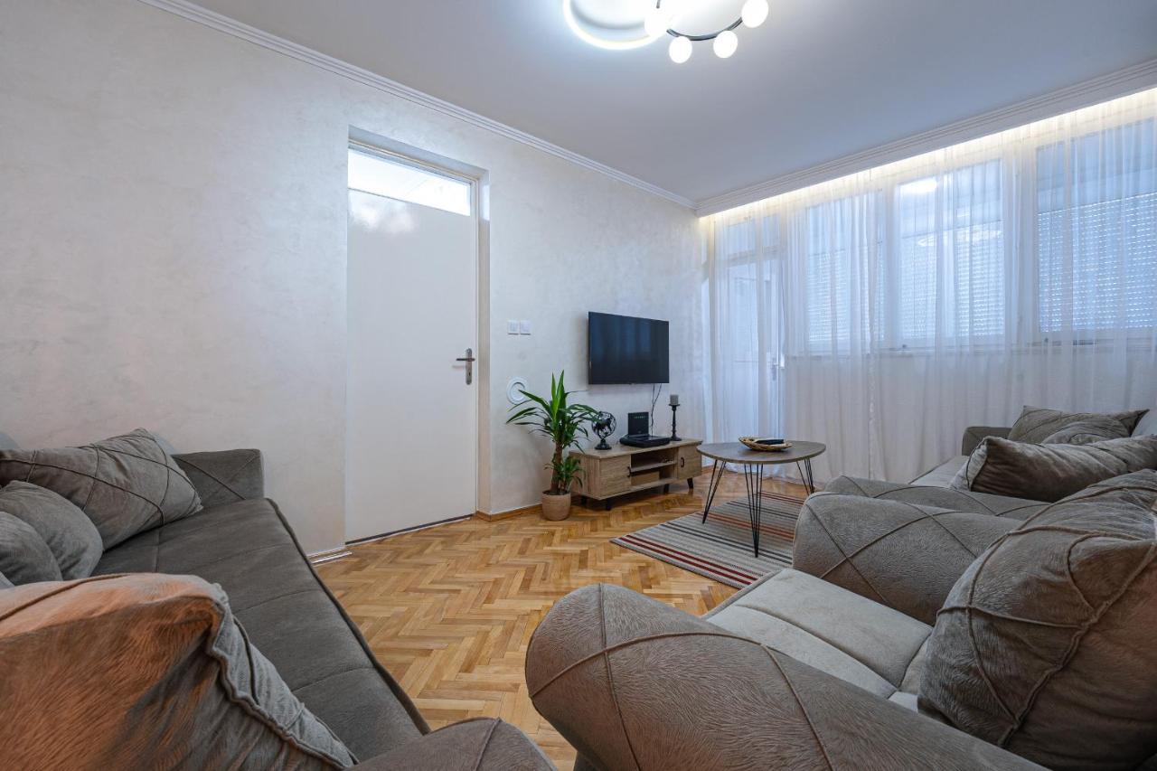 Clock Tower Lux Apartment Podgorica Exterior photo